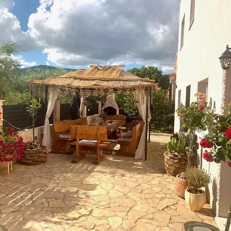 By The Sea Апартаменты