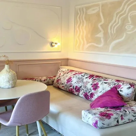 By The Sea Apartment *