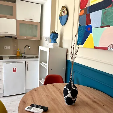 Apartment By The Sea *