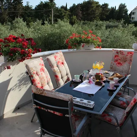 By The Sea Apartment