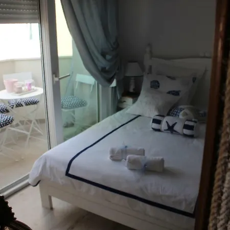 By The Sea Apartment *